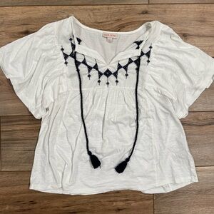 KNOX ROSE Short Sleeve Blue & White Embroidered Blouse W/ Drawstrings